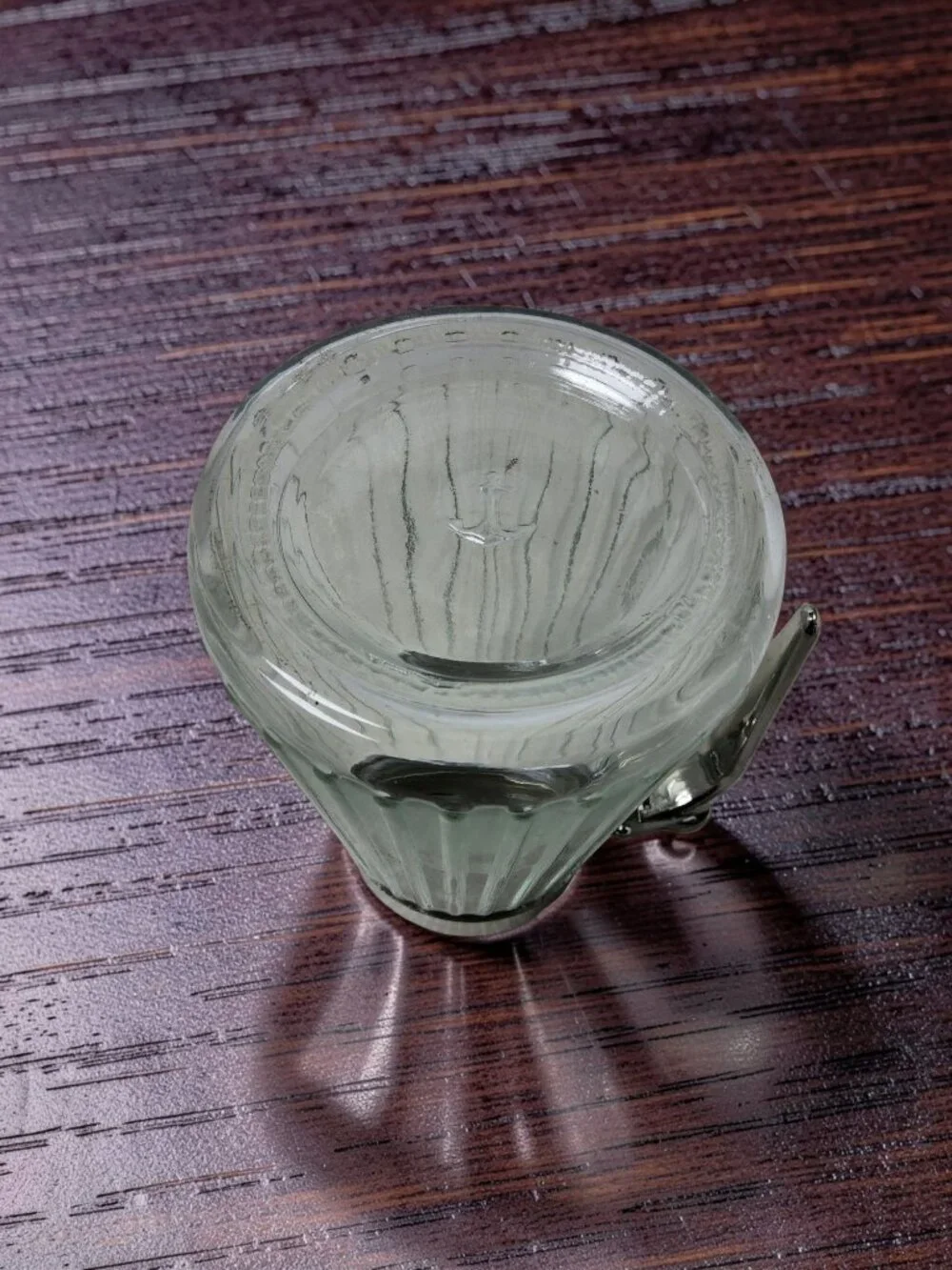 Vintage Anchor Hocking 1960s drip stop Plastic Lid Style Ribbed Clear Glass, Syr